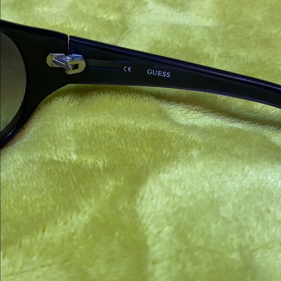 Sun glasses - Picture 3 of 5